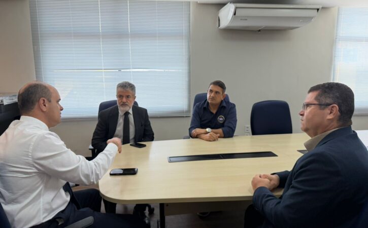 Sindpol debate aquisição de uniformes e novas armas com a SSP