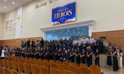 Sindpol participa da solenidade “Condecoração dos Heróis” em homenagem ao Dia do Soldado