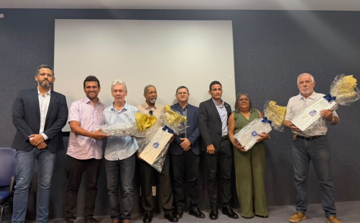 Sindpol parabeniza policiais civis homenageados pelos 50 anos de dedicação à Polícia Civil